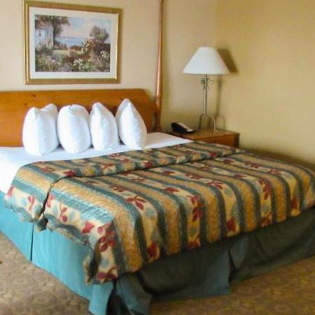 Magnuson Grand Pioneer Inn And Suites Есканаба Екстер'єр фото