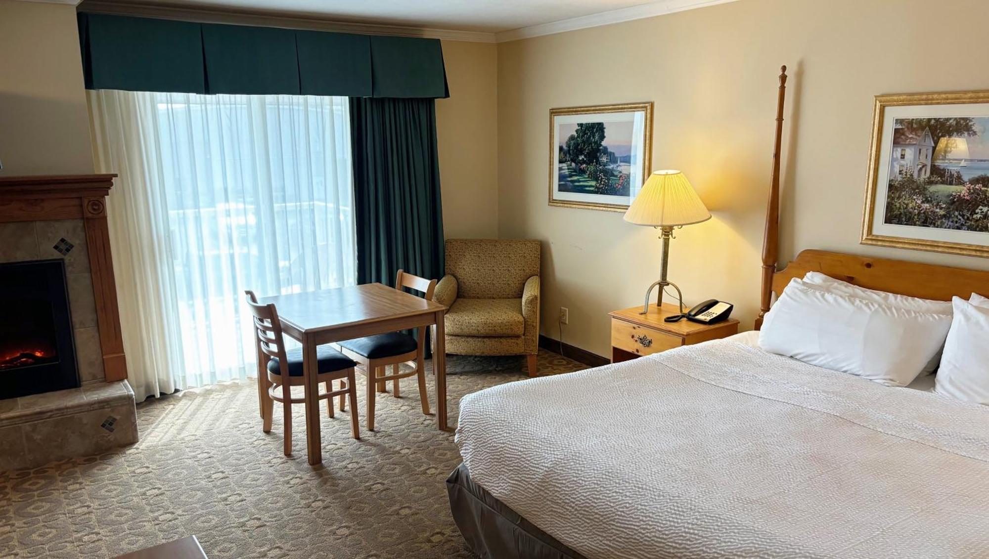 Magnuson Grand Pioneer Inn And Suites Есканаба Екстер'єр фото