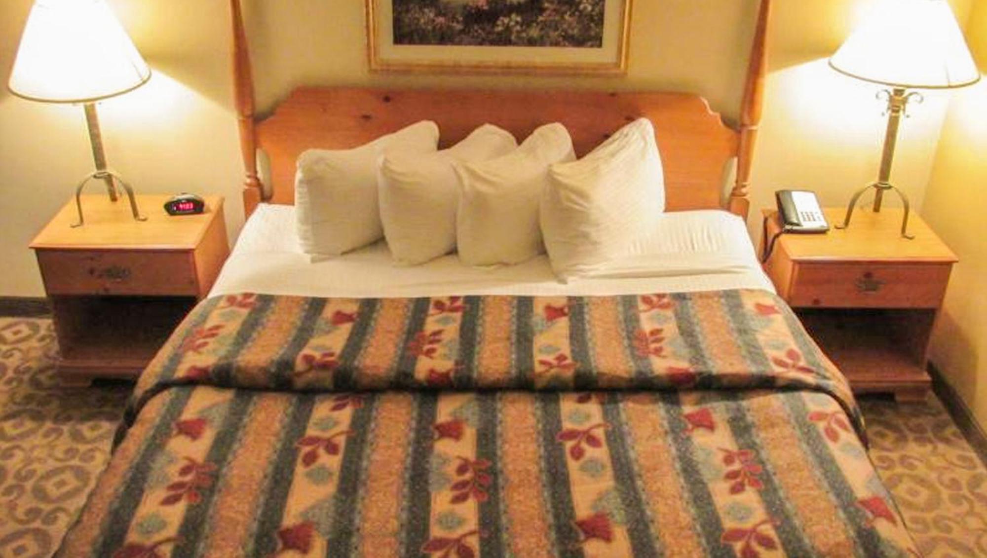 Magnuson Grand Pioneer Inn And Suites Есканаба Екстер'єр фото