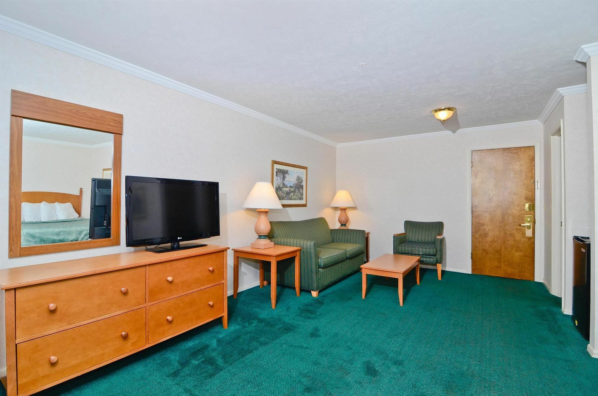 Magnuson Grand Pioneer Inn And Suites Есканаба Екстер'єр фото